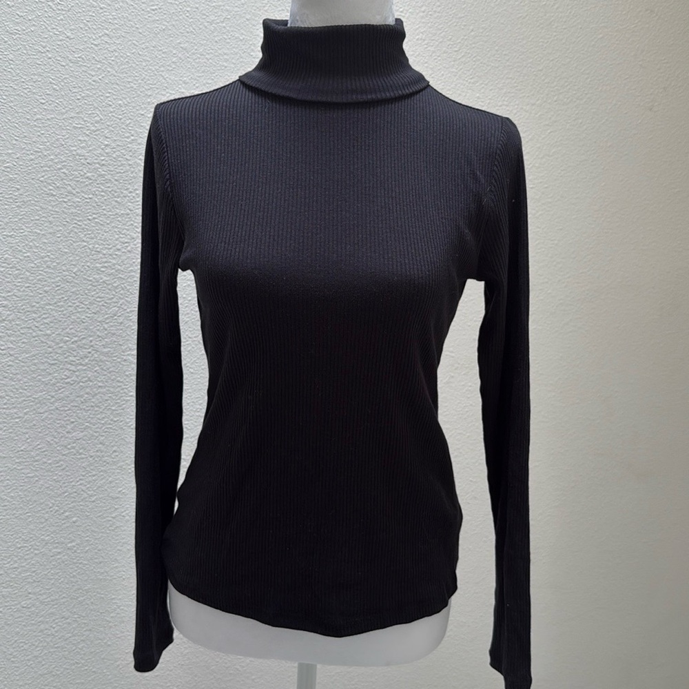 Old Navy Ribbed Black Turtleneck